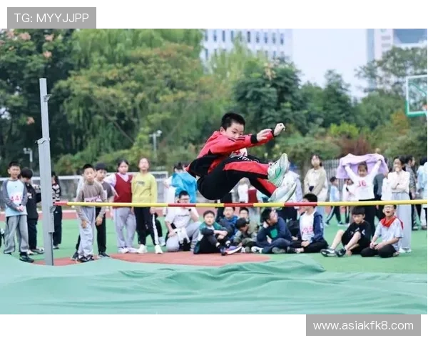 跳高高试玩带你体验极限跳跃的乐趣与挑战,掌握技巧提升你的游戏成绩 跳高高试玩带你体验极限跳跃的乐趣与挑战,掌握技巧提升你的游戏成绩